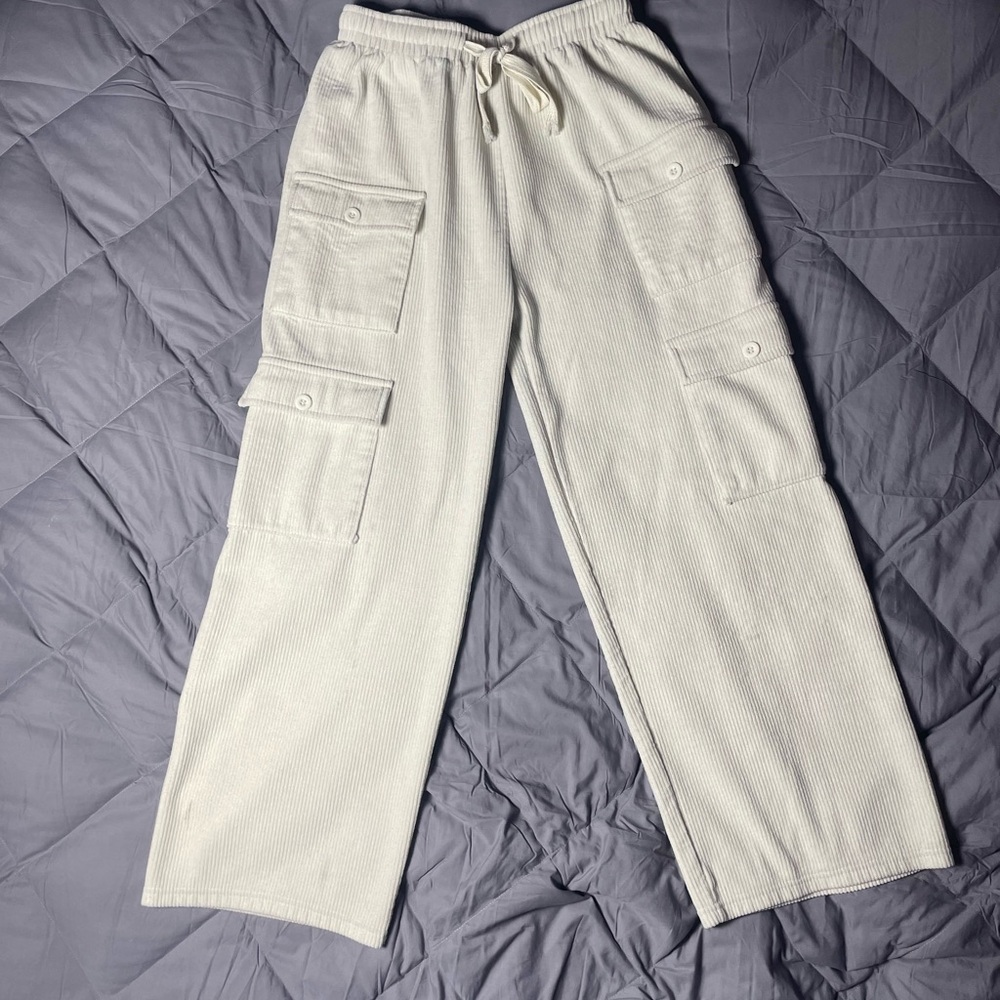 Spring 21 White Cargo Pants with Relaxed Fit and Elastic Waistband